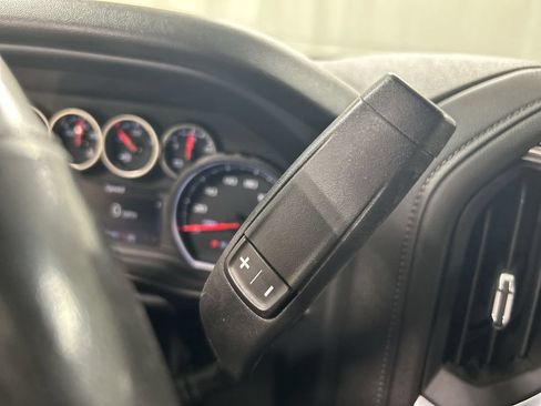Used 2021 Chevrolet Silverado 1500 LT Trail Boss w/ Convenience Package II AWD/4WD image 17