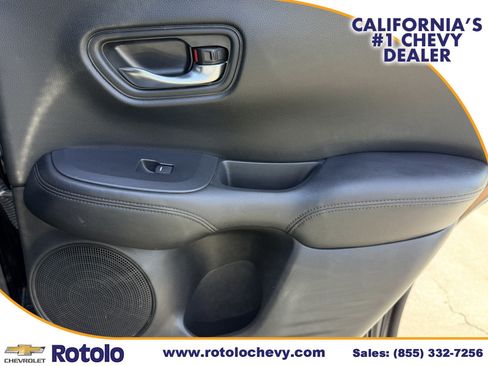 Used 2023 Honda HR-V LX image 11