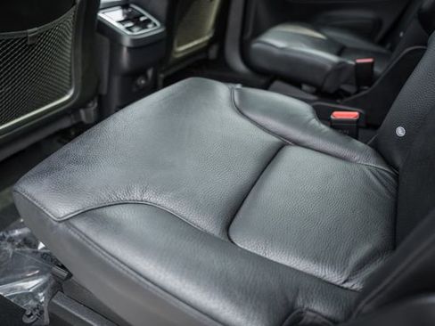 Used 2023 Volvo XC90 B6 Plus w/ Protection Package image 31