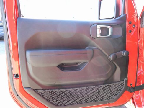 Used 2024 Jeep Gladiator Sport image 20