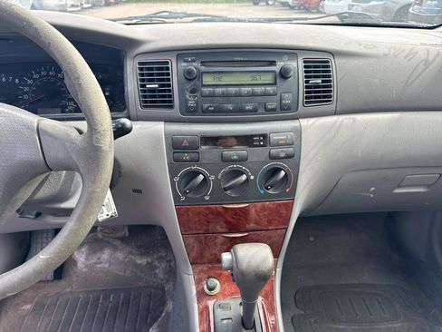 Used 2005 Toyota Corolla CE FWD image 10