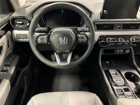 New 2025 Honda Pilot EX-L image 16