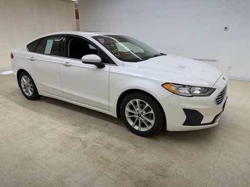 Used 2020 Ford Fusion SE FWD image 6