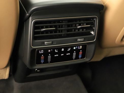 Certified 2023 Audi Q8 Premium Plus w/ Premium Plus Package image 20