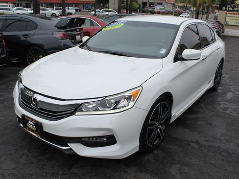 Used 2017 Honda Accord Sport Special Edition image 5
