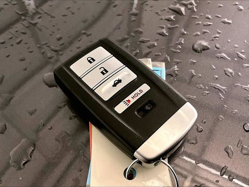 Used 2020 Acura TLX image 9