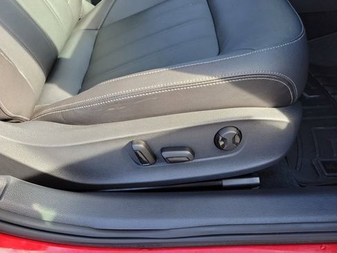 Certified 2022 Volkswagen Passat 2.0T image 7