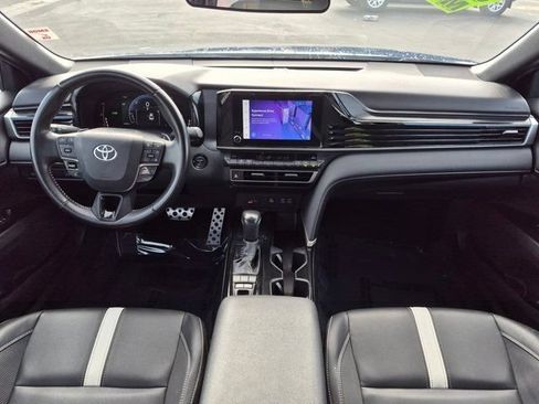 Used 2025 Toyota Camry SE FWD image 13
