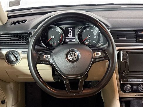 Used 2018 Volkswagen Passat 2.0T SE FWD image 13