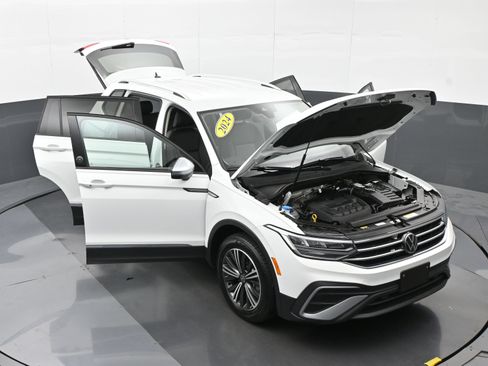 Used 2024 Volkswagen Tiguan Wolfsburg Edition AWD/4WD image 45