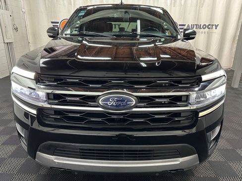 Used 2023 Ford Expedition Limited AWD/4WD image 3