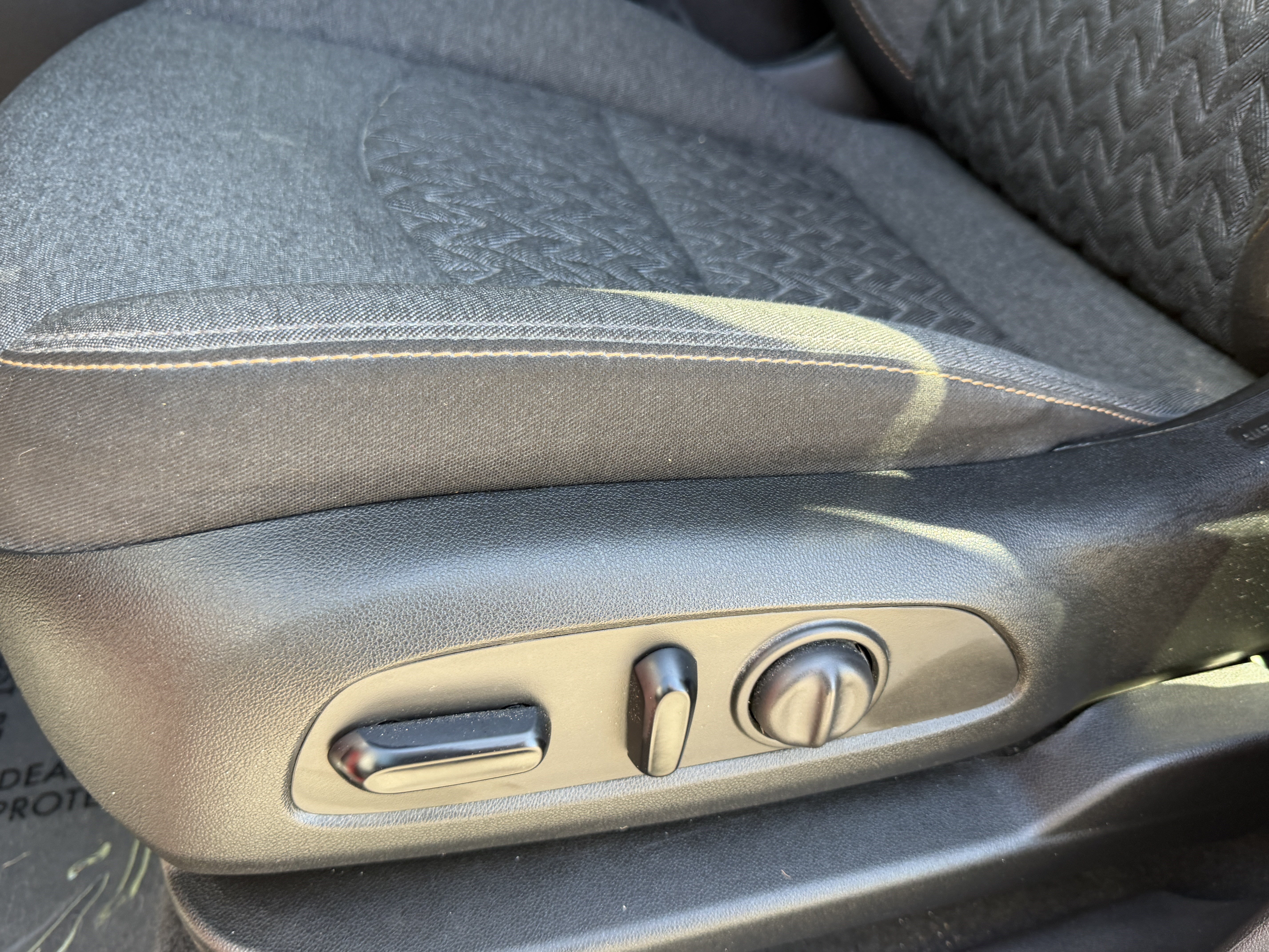 Used 2024 Chevrolet Equinox LT FWD image 15