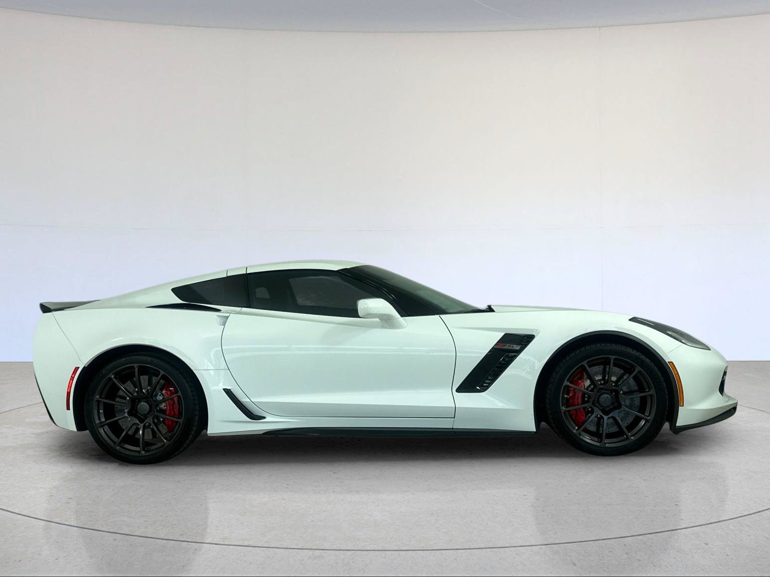 Used 2017 Chevrolet Corvette Z06 RWD image 7