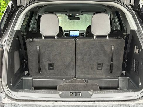Used 2024 Ford Explorer Limited AWD/4WD image 18