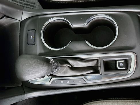 Used 2024 Chevrolet Equinox LT FWD image 19