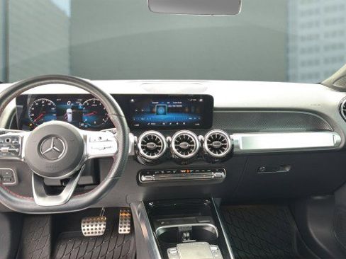 Used 2023 Mercedes-Benz GLB 250 image 21