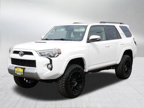 Used 2019 Toyota 4Runner TRD Off-Road Premium AWD/4WD image 3