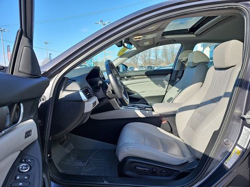 Used 2019 Honda Accord Touring image 12