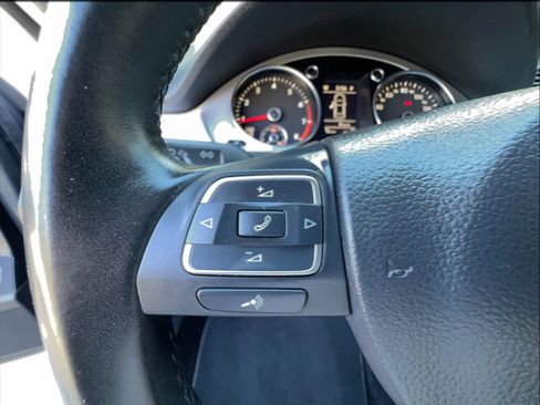 Used 2012 Volkswagen CC Lux Limited FWD image 25