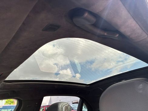 Used 2023 BMW 760i xDrive w/ Luxury Rear Seating Package image 7