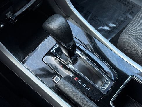 Used 2017 Honda Accord EX image 18