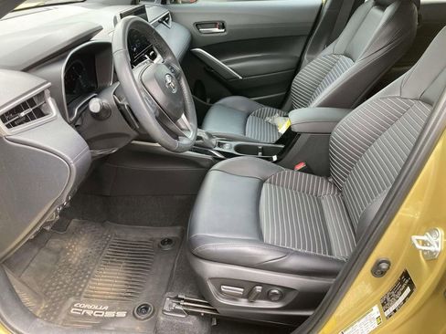 Used 2024 Toyota Corolla Cross AWD Hybrid w/ Convenience Package image 11