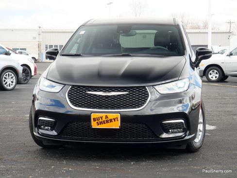 Used 2026 Chrysler Pacifica Select image 21