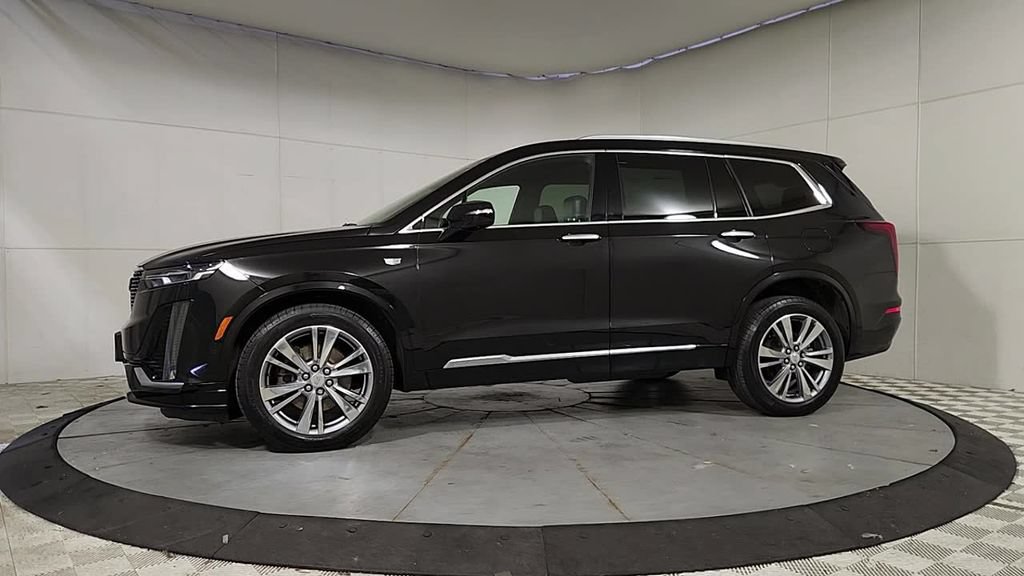 Used 2024 Cadillac XT6 Premium Luxury w/ Technology Package AWD/4WD image 4