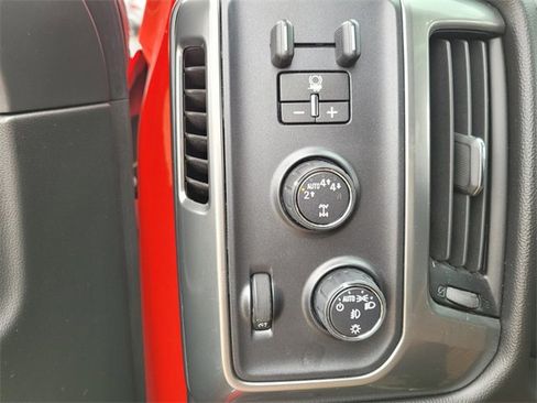 Used 2018 Chevrolet Silverado 1500 LT w/ All Star Edition image 27