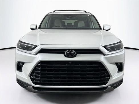 Certified 2026 Toyota Grand Highlander FWD image 9