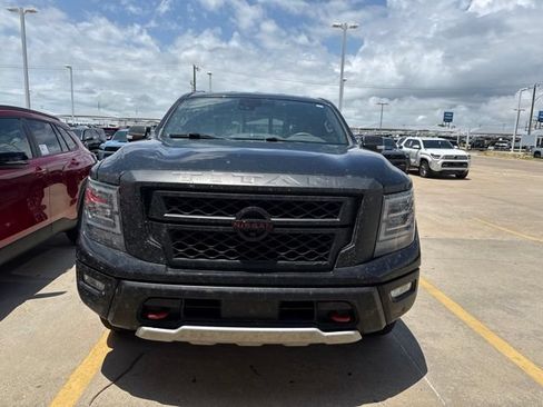 Used 2023 Nissan Titan PRO-4X w/ Pro-4x Convenience Package AWD/4WD image 8