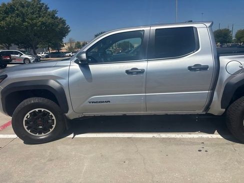 Used 2024 Toyota Tacoma TRD Off-Road w/ TRD Off Road Upgrade Package AWD/4WD image 5