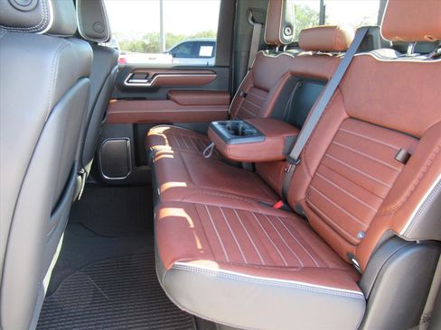 Used 2025 GMC Sierra 2500 Denali Ultimate image 34