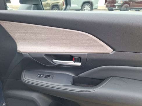 Used 2026 Toyota Grand Highlander Limited image 35