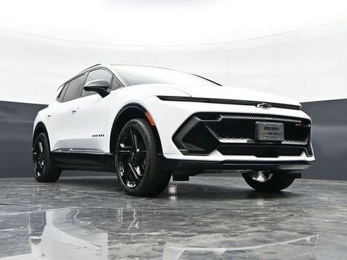 Used 2024 Chevrolet Equinox EV RS image 35