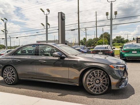 Used 2024 Mercedes-Benz E 450 4MATIC Sedan w/ Airmatic Package image 10