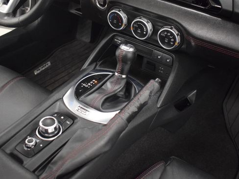 Used 2018 MAZDA MX-5 Miata RF Grand Touring image 30