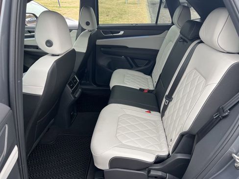 Used 2025 Volkswagen Atlas Cross Sport SEL Premium R-Line image 25