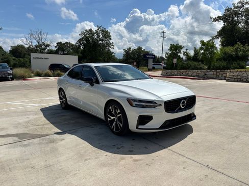 Certified 2022 Volvo S60 T8 R-Design Expression w/ Protection Package Premier image 7