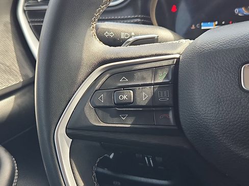 Used 2023 Jeep Grand Cherokee L Laredo image 18