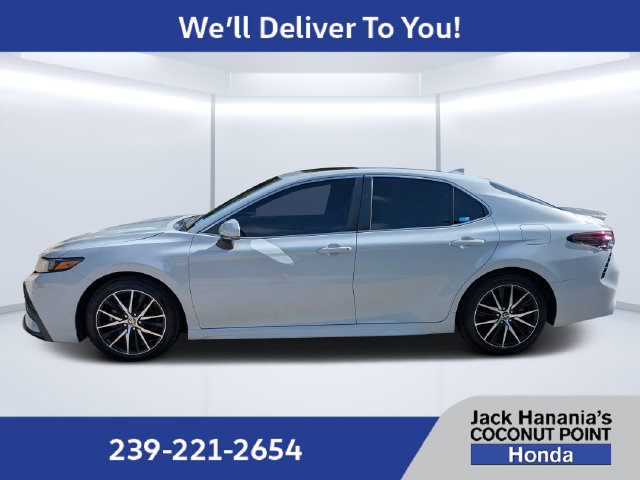 Used 2023 Toyota Camry SE w/ Cold Weather Package FWD image 6