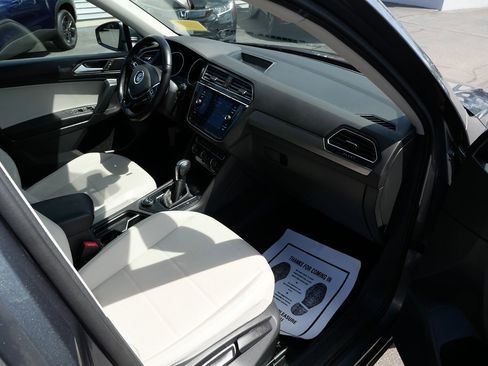 Used 2019 Volkswagen Tiguan SE w/ Panoramic Sunroof Package AWD/4WD image 27