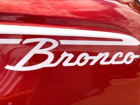 Used 2025 Ford Bronco Heritage Edition AWD/4WD image 9