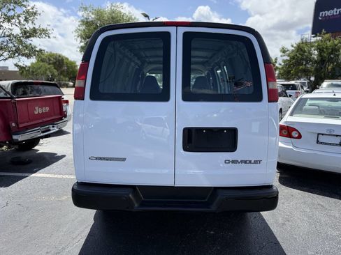 Used 2005 Chevrolet Express 2500 RWD image 4