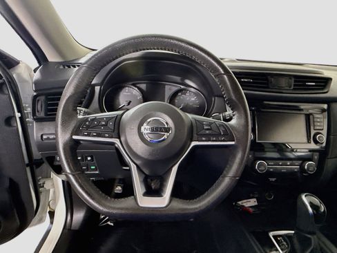 Used 2020 Nissan Rogue SV FWD image 13
