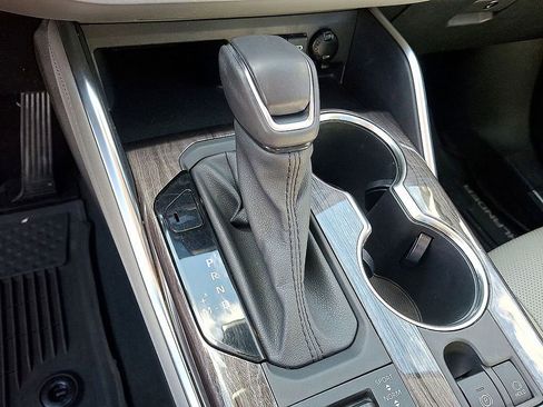 Used 2021 Toyota Highlander Platinum image 13