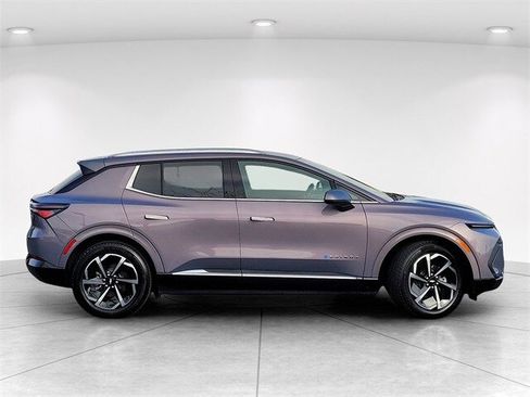 Used 2024 Chevrolet Equinox EV LT image 3