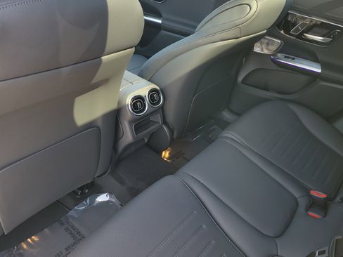 Certified 2026 Mercedes-Benz GLC 300 image 10