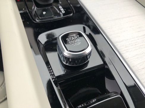 New 2026 Volvo XC60 B5 Ultra w/ Protection Package Premier image 31