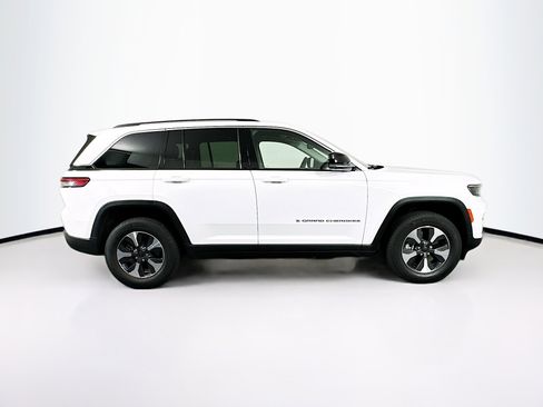 Used 2022 Jeep Grand Cherokee Limited 4xe w/ Luxury Tech Group II AWD/4WD image 10